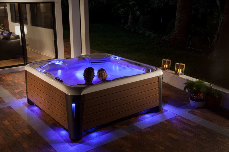 A hot tub routine helps create a whole new you for a new year.